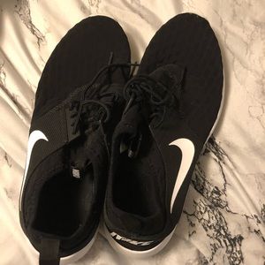 Women's Nike Juvanate Sneakers